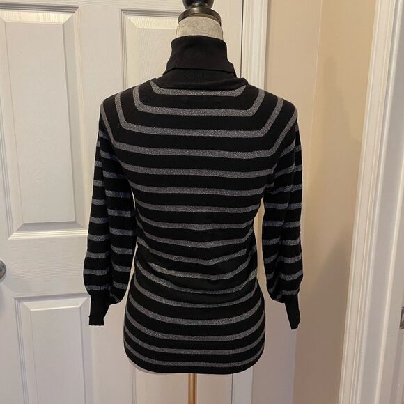 Black sweater with silver stripe - Picture 2 of 4
